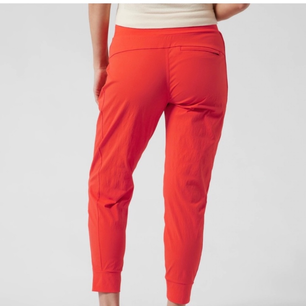 NWOT Athleta trekkie north jogger FLAME ORANGE